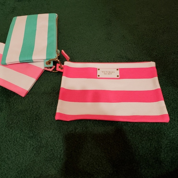 SOLD - BRAND NEW VICTORIA SECRET COSMETICS BAGS - Picture 3 of 3